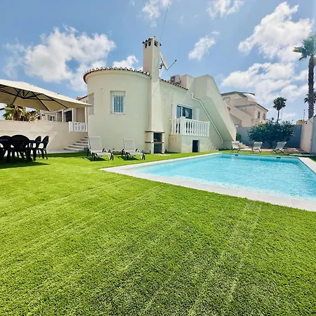 Вилла Hola Casita Торевьиа